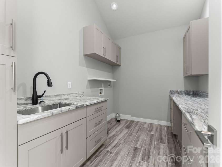 123 Israel Road, Candler, NC 28715.  MLS# CAR4383892, YatesRealty ID 25018. 