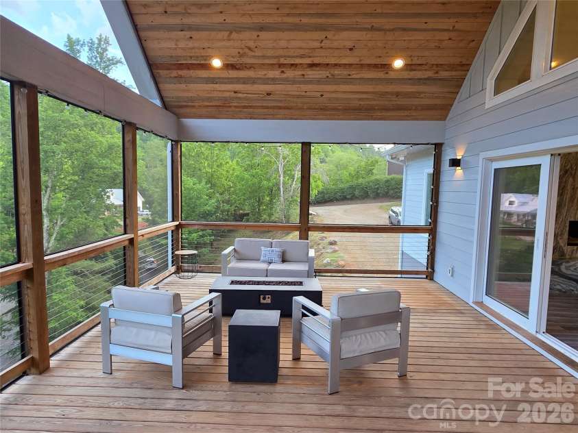 123 Israel Road, Candler, NC 28715.  MLS# CAR4383892, YatesRealty ID 25018. 