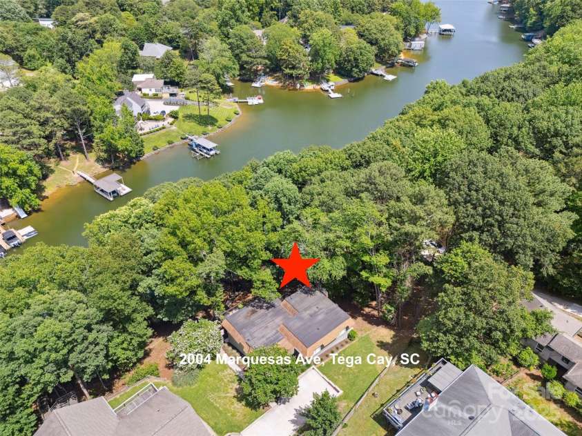 2004 Marquesas Avenue, Tega Cay, SC 29708.  MLS# CAR4267074, YatesRealty ID 25019. 2004 Marquesas Ave, Tega Cay