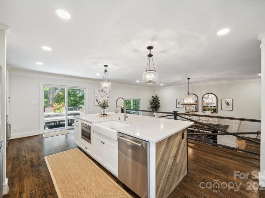 2004 Marquesas Avenue, Tega Cay, SC 29708.  MLS# CAR4267074, YatesRealty ID 25019. Kitchen