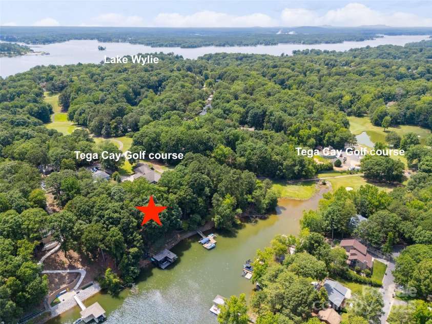 2004 Marquesas Avenue, Tega Cay, SC 29708.  MLS# CAR4267074, YatesRealty ID 25019. Tega Cay Golf Course & Lake