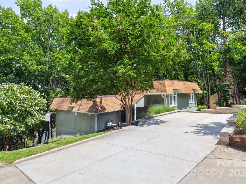 2004 Marquesas Avenue, Tega Cay, SC 29708.  MLS# CAR4267074, YatesRealty ID 25019. Welcome Home