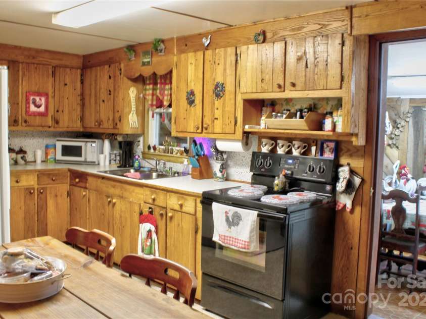 895 Laurel Valley Road, Mars Hill, NC 28754.  MLS# CAR4232907, YatesRealty ID 2502. 