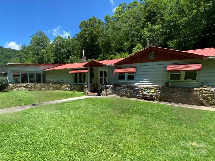 895 Laurel Valley Road, Mars Hill, NC 28754.  MLS# CAR4232907, YatesRealty ID 2502. 