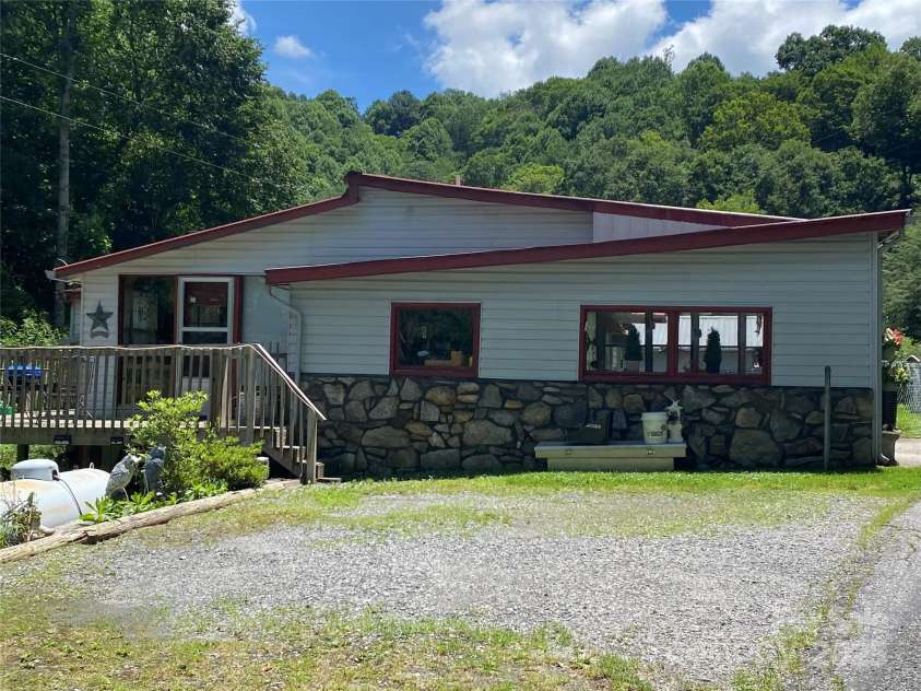 895 Laurel Valley Road, Mars Hill, NC 28754.  MLS# CAR4232907, YatesRealty ID 2502. 
