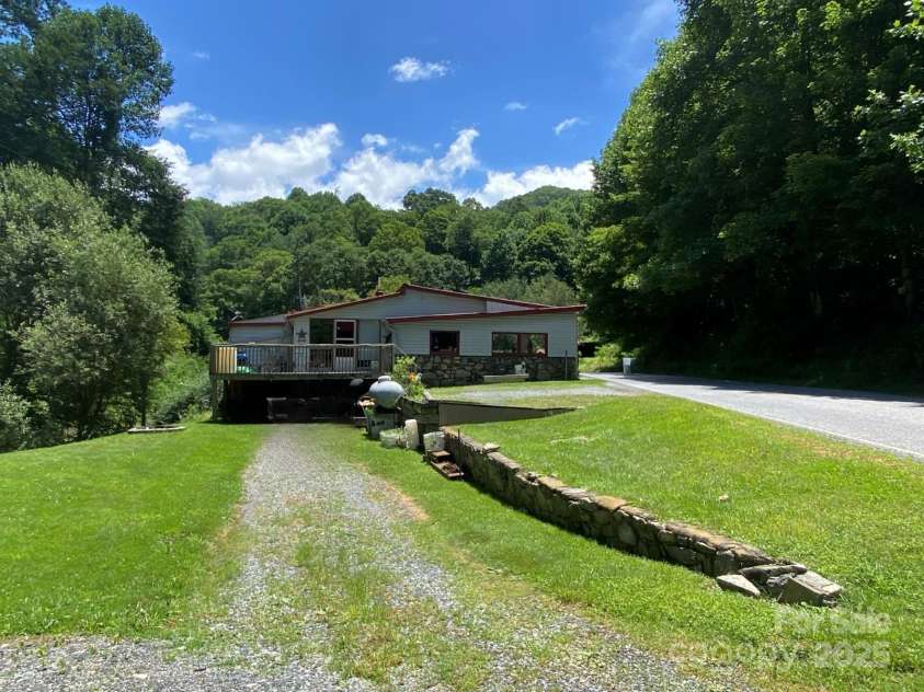 895 Laurel Valley Road, Mars Hill, NC 28754.  MLS# CAR4232907, YatesRealty ID 2502. 