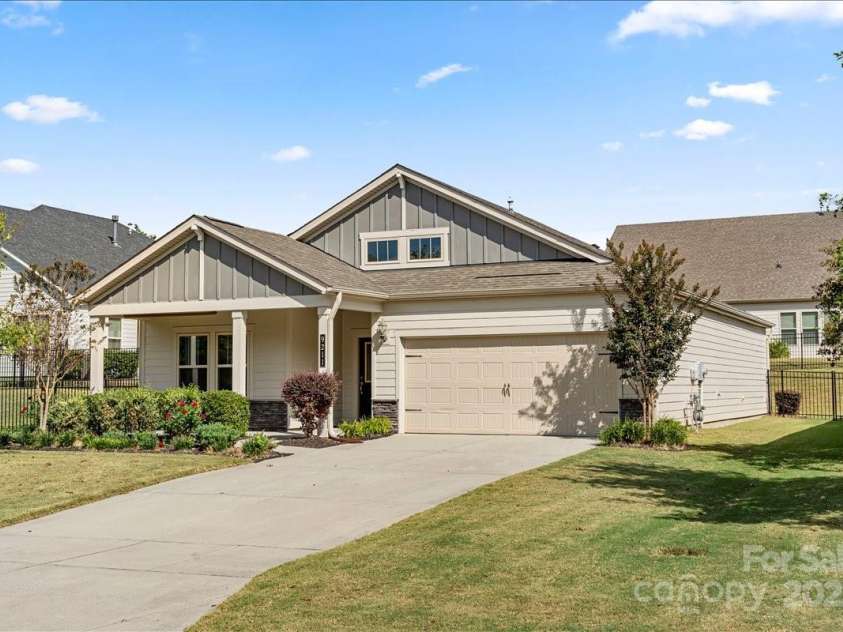 9211 Grisons Court, Charlotte, NC 28278.  MLS# CAR4314325, YatesRealty ID 2502. 