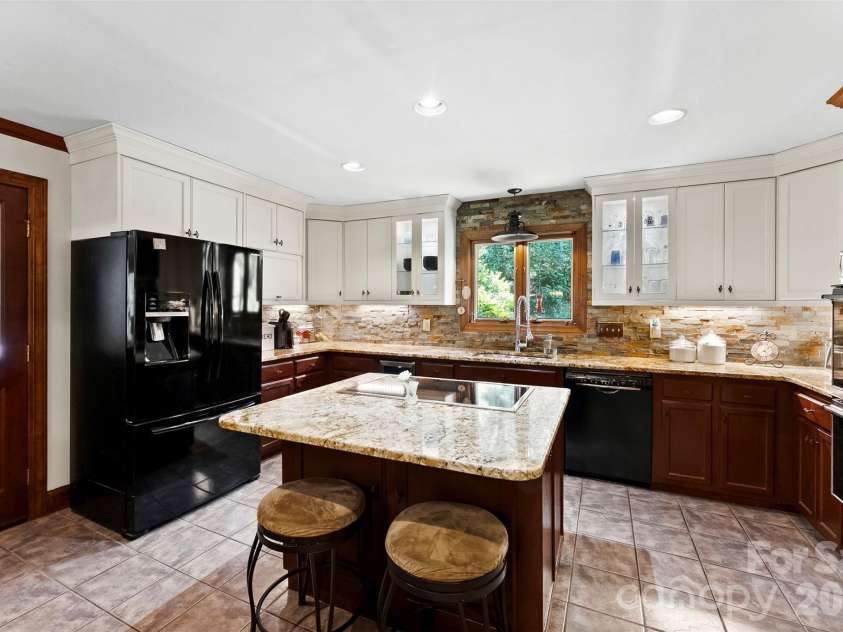 304 Eagles Walk, Gastonia, NC 28056.  MLS# CAR4384485, YatesRealty ID 25020. 