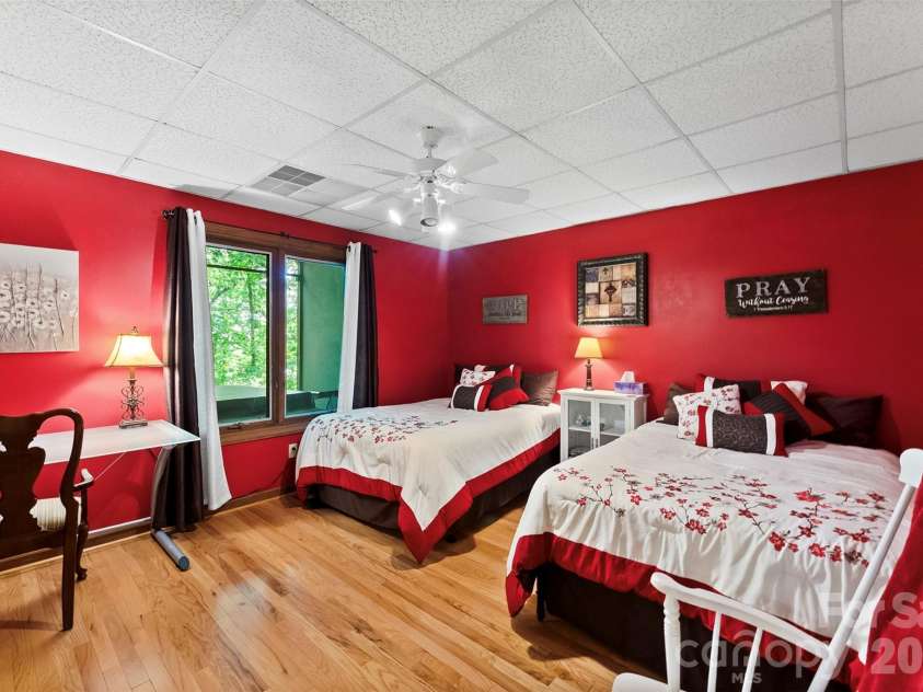 304 Eagles Walk, Gastonia, NC 28056.  MLS# CAR4384485, YatesRealty ID 25020. 