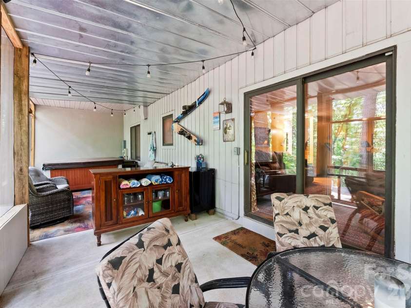 304 Eagles Walk, Gastonia, NC 28056.  MLS# CAR4384485, YatesRealty ID 25020. 