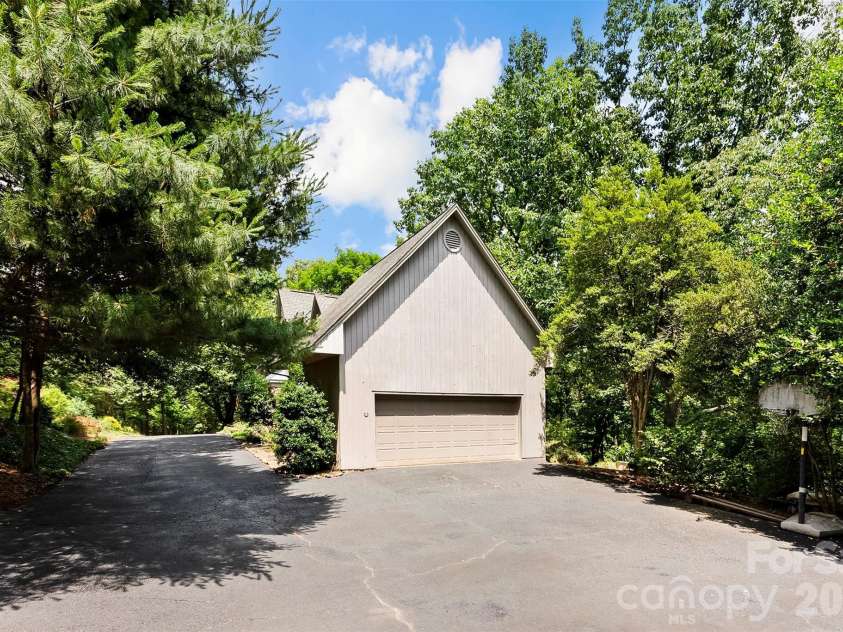 304 Eagles Walk, Gastonia, NC 28056.  MLS# CAR4384485, YatesRealty ID 25020. 