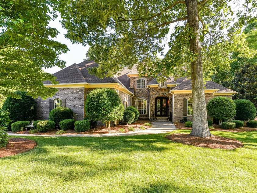 9000 Whirlaway Lane, Waxhaw, NC 28173.  MLS# CAR4274594, YatesRealty ID 25020. 