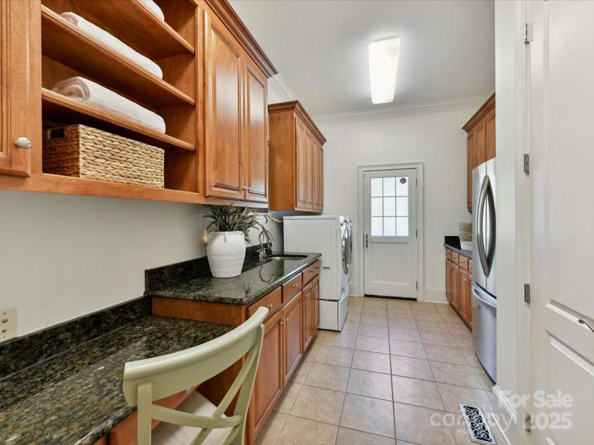 9000 Whirlaway Lane, Waxhaw, NC 28173.  MLS# CAR4274594, YatesRealty ID 25020. 