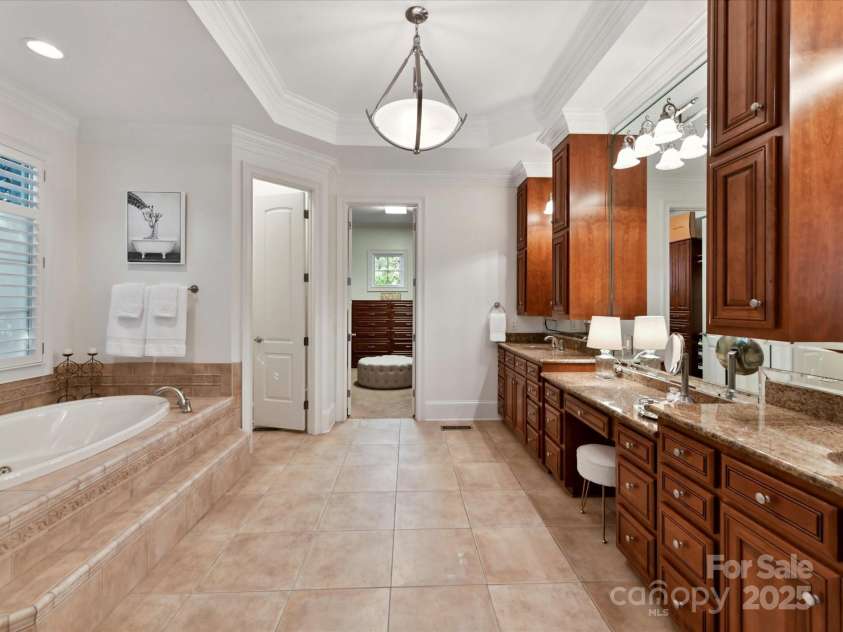 9000 Whirlaway Lane, Waxhaw, NC 28173.  MLS# CAR4274594, YatesRealty ID 25020. 