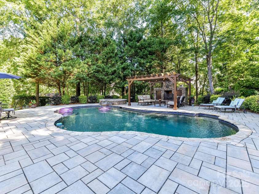 9000 Whirlaway Lane, Waxhaw, NC 28173.  MLS# CAR4274594, YatesRealty ID 25020. 