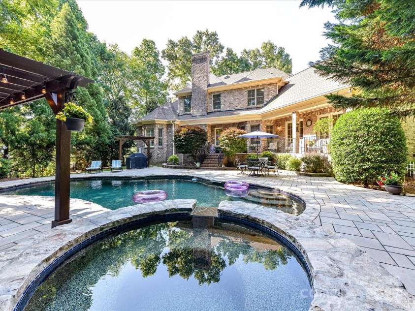 9000 Whirlaway Lane, Waxhaw, NC 28173.  MLS# CAR4274594, YatesRealty ID 25020. 