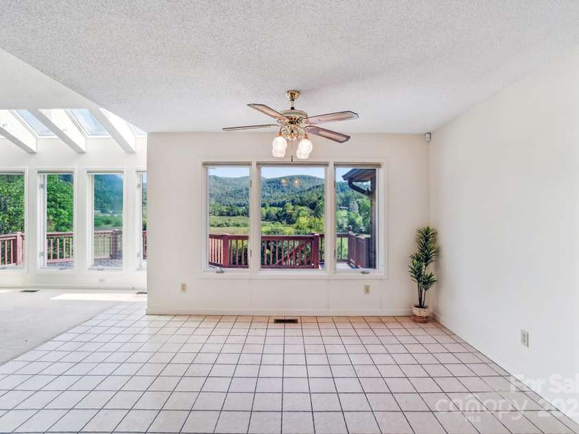 2281 Bearwallow Road, Edneyville, NC 28792.  MLS# CAR4234410, YatesRealty ID 25021. Breakfast dining or flex space