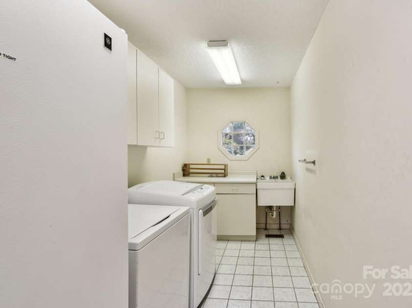 2281 Bearwallow Road, Edneyville, NC 28792.  MLS# CAR4234410, YatesRealty ID 25021. Laundry room/pantry