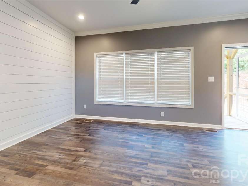 2 Watsell Drive, Leicester, NC 28748.  MLS# CAR4384323, YatesRealty ID 25022. 