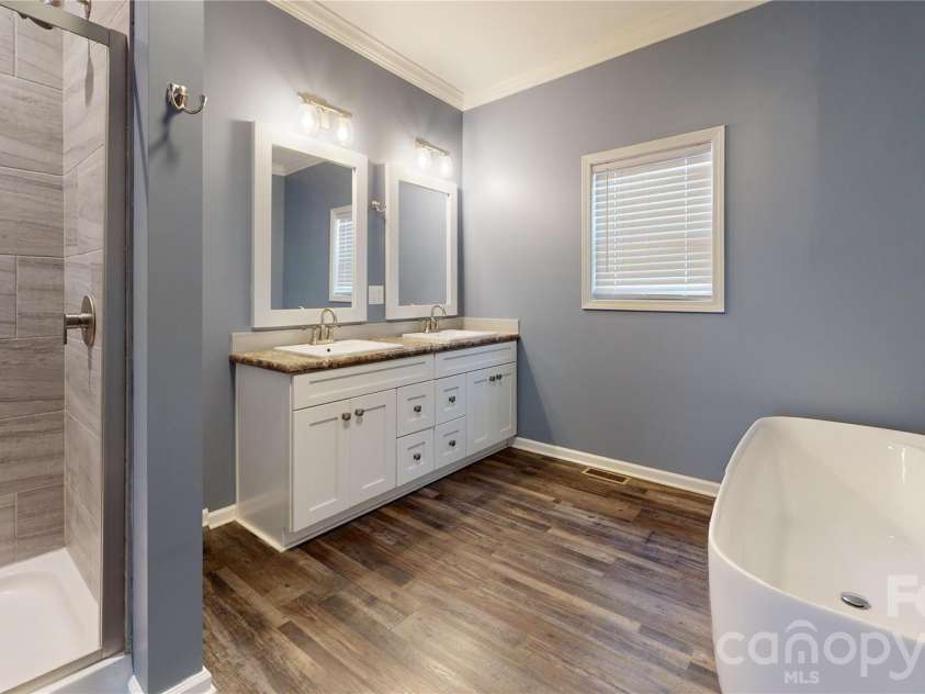 2 Watsell Drive, Leicester, NC 28748.  MLS# CAR4384323, YatesRealty ID 25022. 