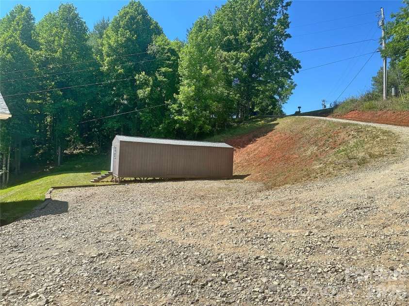 2 Watsell Drive, Leicester, NC 28748.  MLS# CAR4384323, YatesRealty ID 25022. 