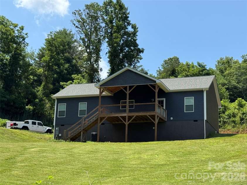 2 Watsell Drive, Leicester, NC 28748.  MLS# CAR4384323, YatesRealty ID 25022. 