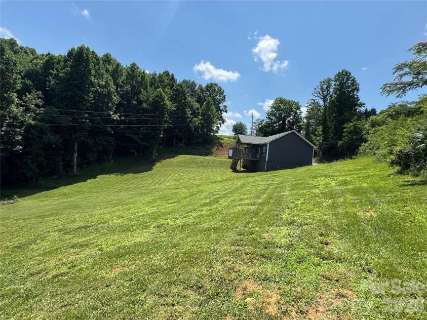 2 Watsell Drive, Leicester, NC 28748.  MLS# CAR4384323, YatesRealty ID 25022. 