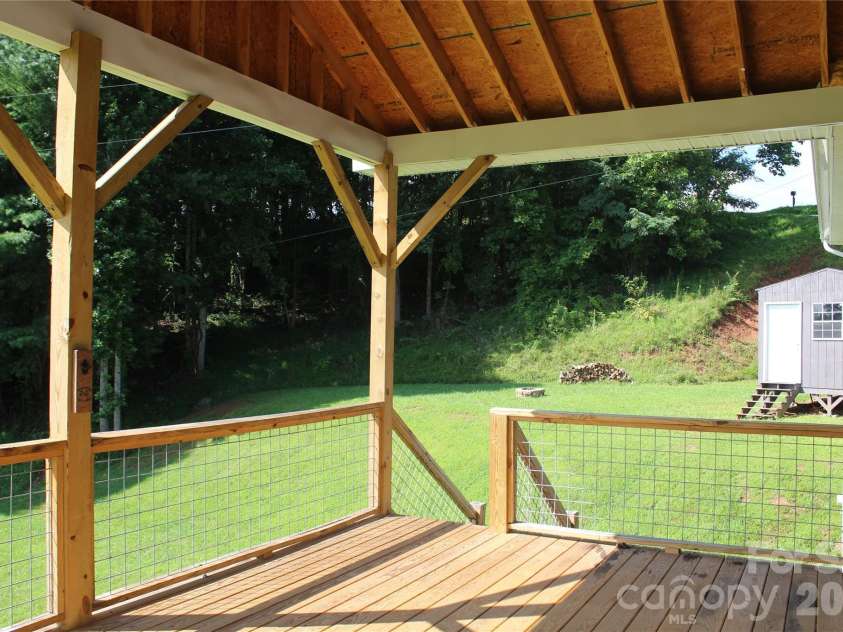 2 Watsell Drive, Leicester, NC 28748.  MLS# CAR4384323, YatesRealty ID 25022. 