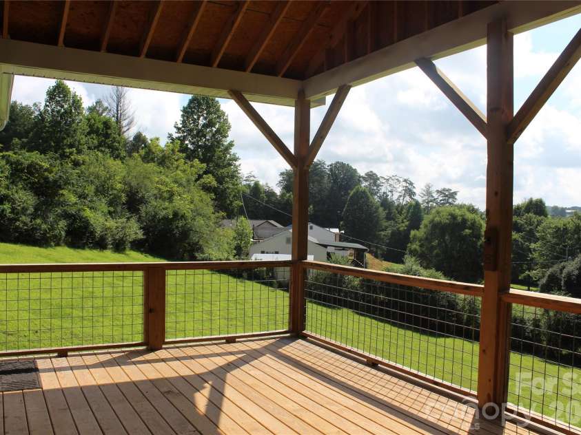 2 Watsell Drive, Leicester, NC 28748.  MLS# CAR4384323, YatesRealty ID 25022. 