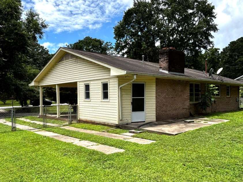 404 Sycamore Road, Salisbury, NC 28147.  MLS# CAR4277871, YatesRealty ID 25022. 