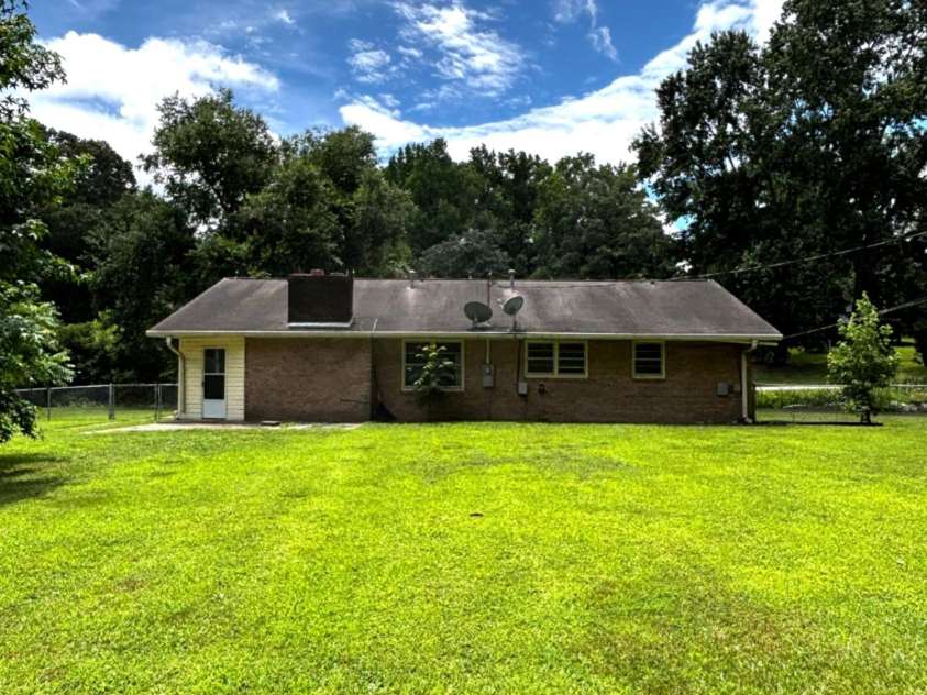 404 Sycamore Road, Salisbury, NC 28147.  MLS# CAR4277871, YatesRealty ID 25022. 