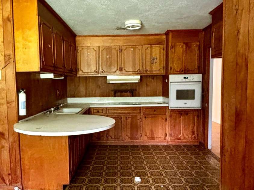 404 Sycamore Road, Salisbury, NC 28147.  MLS# CAR4277871, YatesRealty ID 25022. 