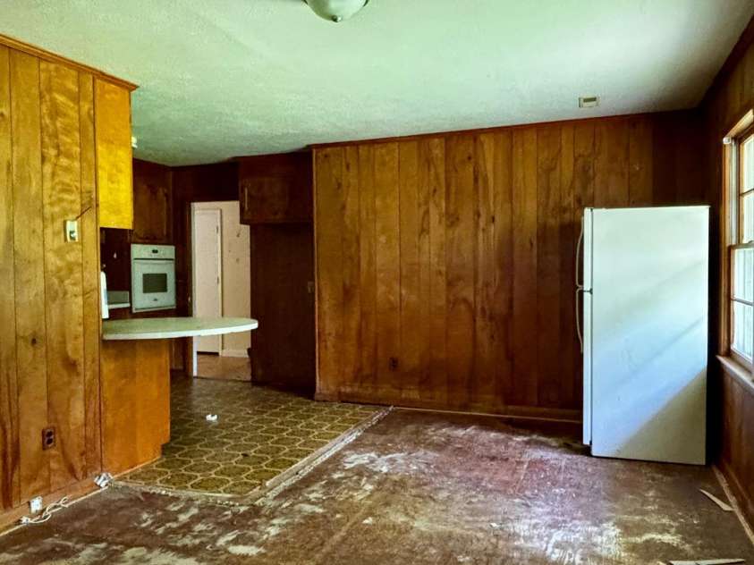 404 Sycamore Road, Salisbury, NC 28147.  MLS# CAR4277871, YatesRealty ID 25022. 