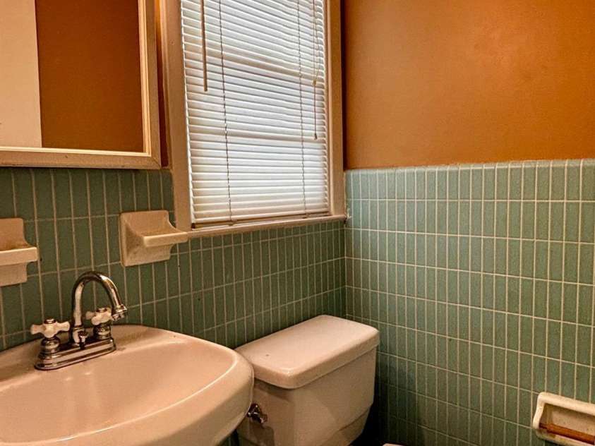 404 Sycamore Road, Salisbury, NC 28147.  MLS# CAR4277871, YatesRealty ID 25022. 