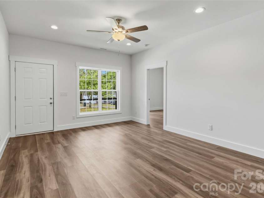 113-B Brookwood Street, Chester, SC 29706.  MLS# CAR4375468, YatesRealty ID 25024. 