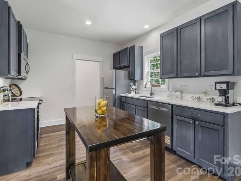 113-B Brookwood Street, Chester, SC 29706.  MLS# CAR4375468, YatesRealty ID 25024. 