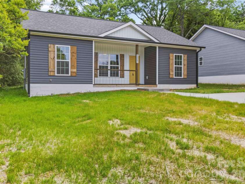 113-B Brookwood Street, Chester, SC 29706.  MLS# CAR4375468, YatesRealty ID 25024. 