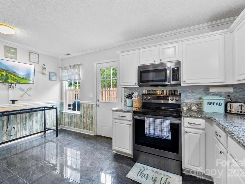 641 Saratoga Drive, Clover, SC 29710.  MLS# CAR4260686, YatesRealty ID 25024. 