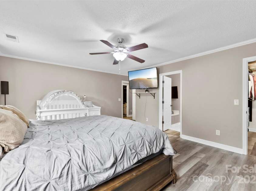 641 Saratoga Drive, Clover, SC 29710.  MLS# CAR4260686, YatesRealty ID 25024. 