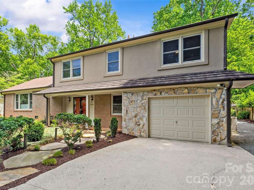 2700 Pencoyd Lane, Charlotte, NC 28210.  MLS# CAR4379709, YatesRealty ID 25025. 