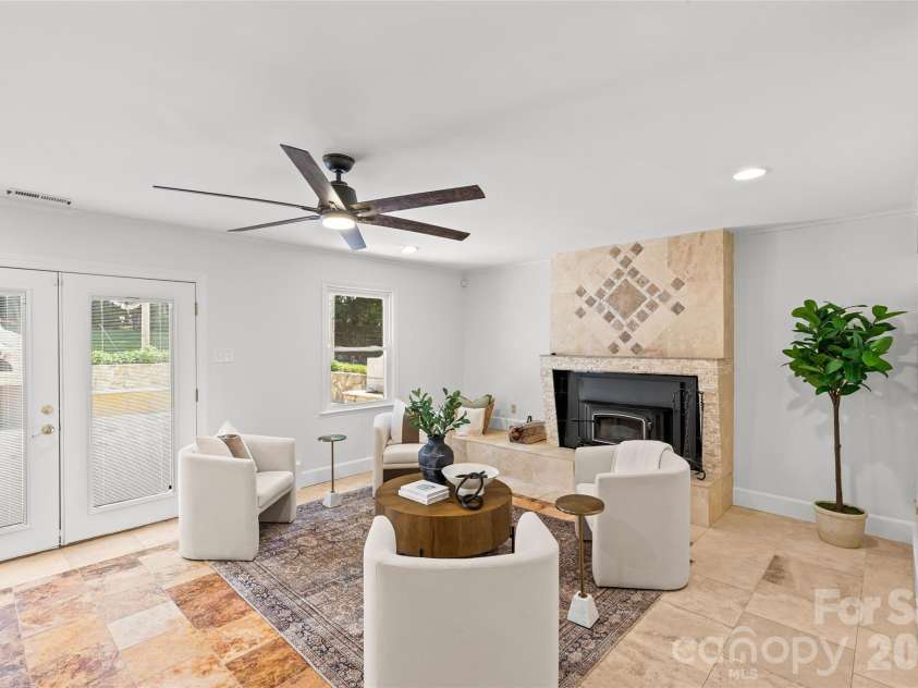 2700 Pencoyd Lane, Charlotte, NC 28210.  MLS# CAR4379709, YatesRealty ID 25025. 