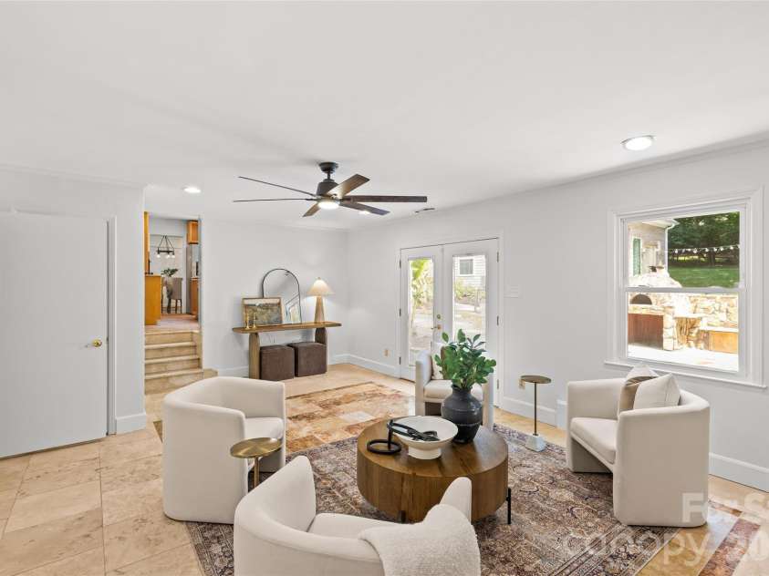 2700 Pencoyd Lane, Charlotte, NC 28210.  MLS# CAR4379709, YatesRealty ID 25025. 