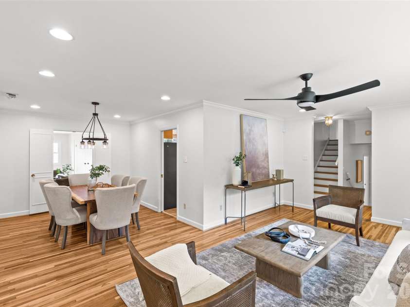 2700 Pencoyd Lane, Charlotte, NC 28210.  MLS# CAR4379709, YatesRealty ID 25025. 