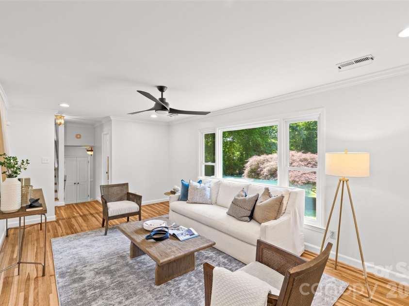 2700 Pencoyd Lane, Charlotte, NC 28210.  MLS# CAR4379709, YatesRealty ID 25025. 