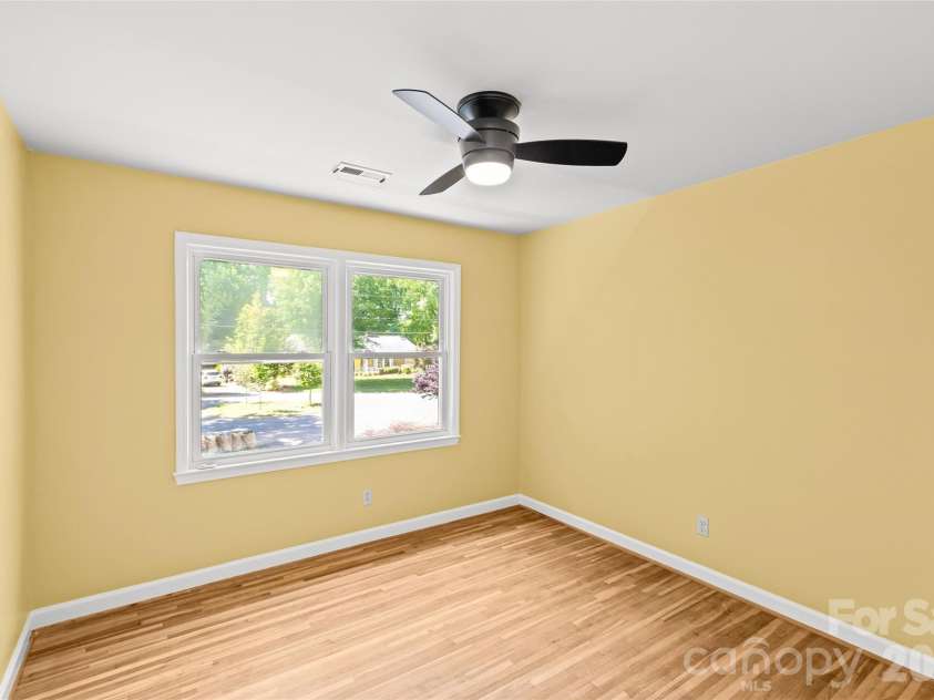 2700 Pencoyd Lane, Charlotte, NC 28210.  MLS# CAR4379709, YatesRealty ID 25025. 