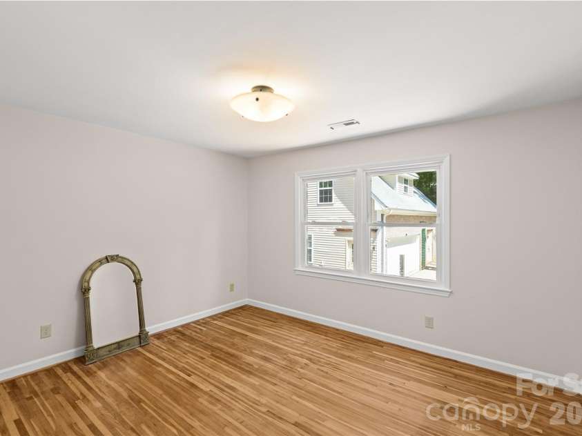 2700 Pencoyd Lane, Charlotte, NC 28210.  MLS# CAR4379709, YatesRealty ID 25025. 
