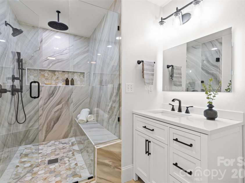 2700 Pencoyd Lane, Charlotte, NC 28210.  MLS# CAR4379709, YatesRealty ID 25025. 
