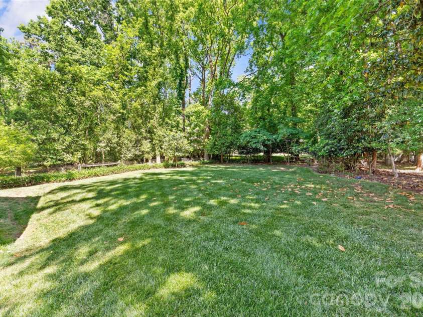 2700 Pencoyd Lane, Charlotte, NC 28210.  MLS# CAR4379709, YatesRealty ID 25025. 