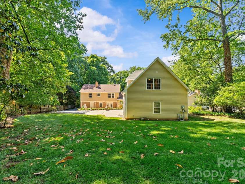 2700 Pencoyd Lane, Charlotte, NC 28210.  MLS# CAR4379709, YatesRealty ID 25025. 