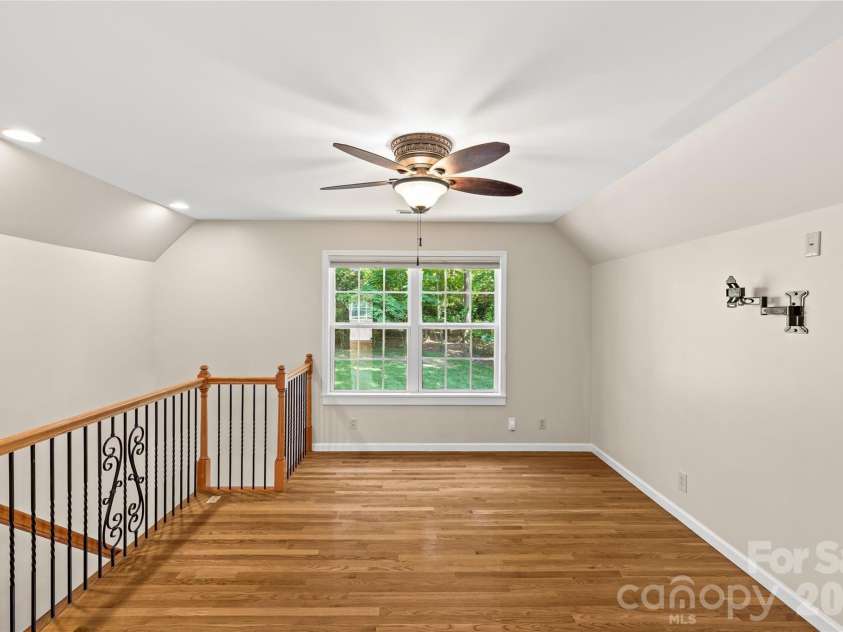2700 Pencoyd Lane, Charlotte, NC 28210.  MLS# CAR4379709, YatesRealty ID 25025. 